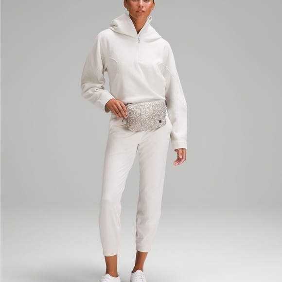 LULULEMON QUILTED GRID 1.5L BELT/CROSSBODY BAG - Picture 6 of 10